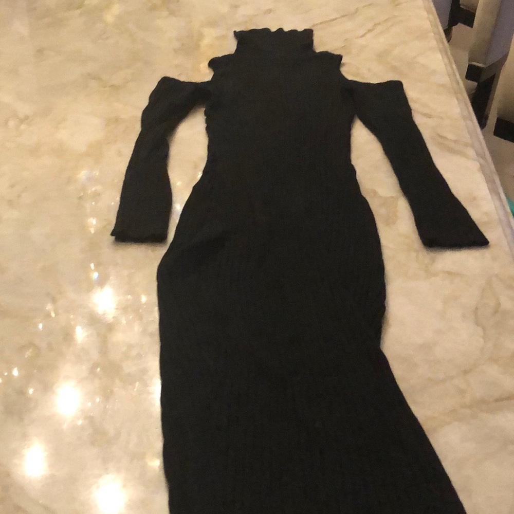 Ladies. Midi. Cold shoulder turtleneck dress
